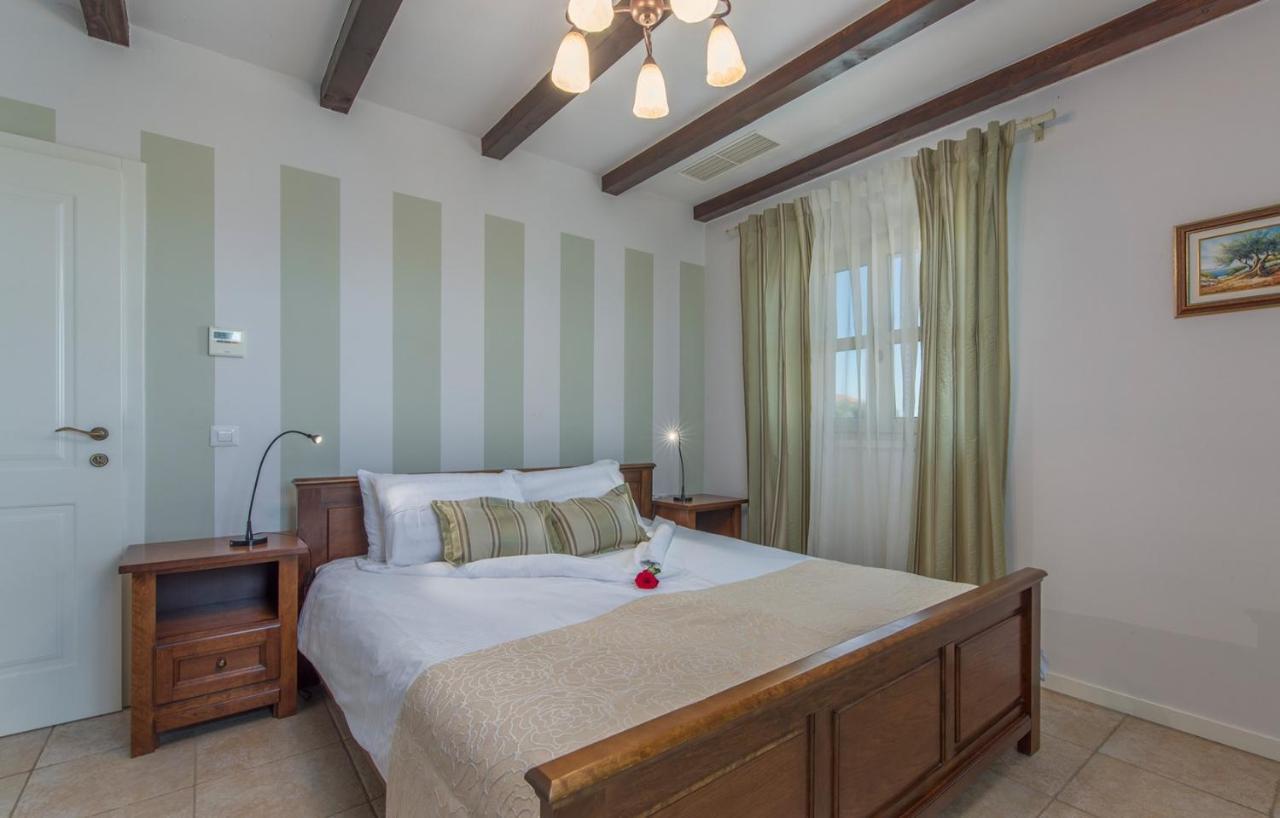 Villa Sana Selina Luaran gambar